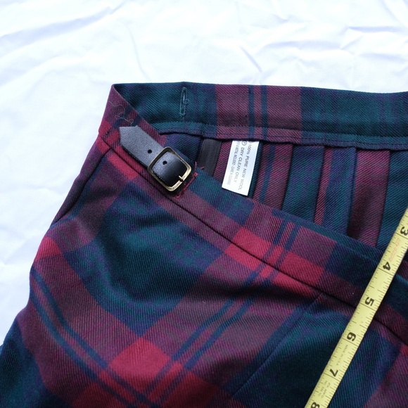 Red and Green Plaid Pleated Kilt Made in Scotland Pure New Wool sz 18 UK - Picture 7 of 10